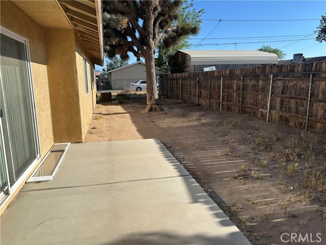 16585 Pine Street, Hesperia CA: https://media.crmls.org/medias/8ef649c3-9934-4608-a965-49aae0b97727.jpg