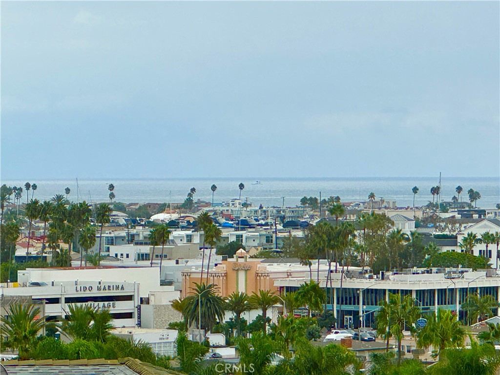 https://media.crmls.org/medias/8ef6b483-e72e-4bd5-954e-722aada13e7a.jpg?preset=X-Large