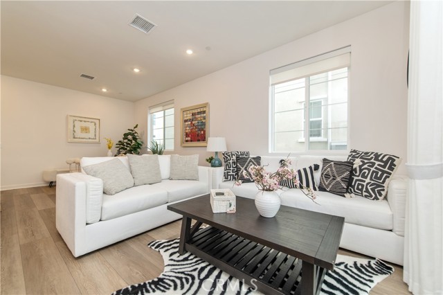 Detail Gallery Image 10 of 46 For 136 Ruby Road, Rancho Mission Viejo,  CA 92694 - 3 Beds | 3 Baths