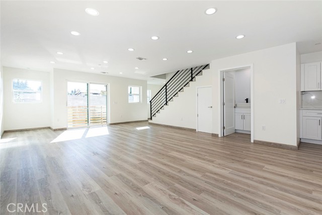 Detail Gallery Image 9 of 26 For 1754 N Berendo St #D,  Los Angeles,  CA 90027 - 3 Beds | 2/1 Baths