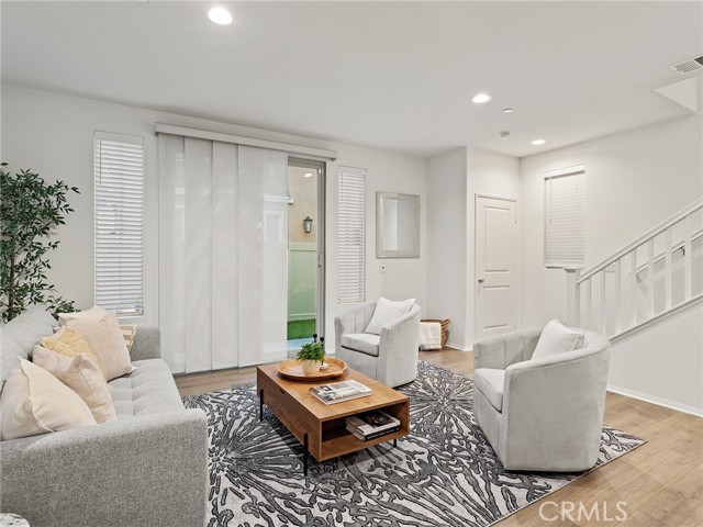 Detail Gallery Image 22 of 53 For 11238 N Mission Heights Dr, –,  CA 91345 - 3 Beds | 3 Baths