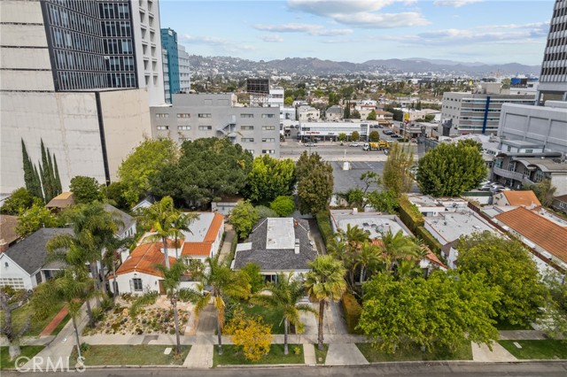 Detail Gallery Image 26 of 28 For 6329 Warner Dr, Los Angeles,  CA 90048 - 3 Beds | 3 Baths