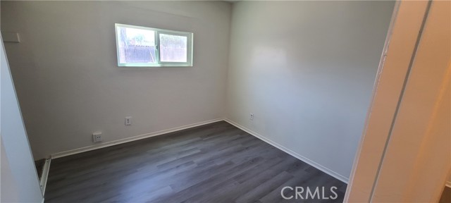 Detail Gallery Image 13 of 17 For 421 Royal Cir, Corona,  CA 92879 - 4 Beds | 2 Baths