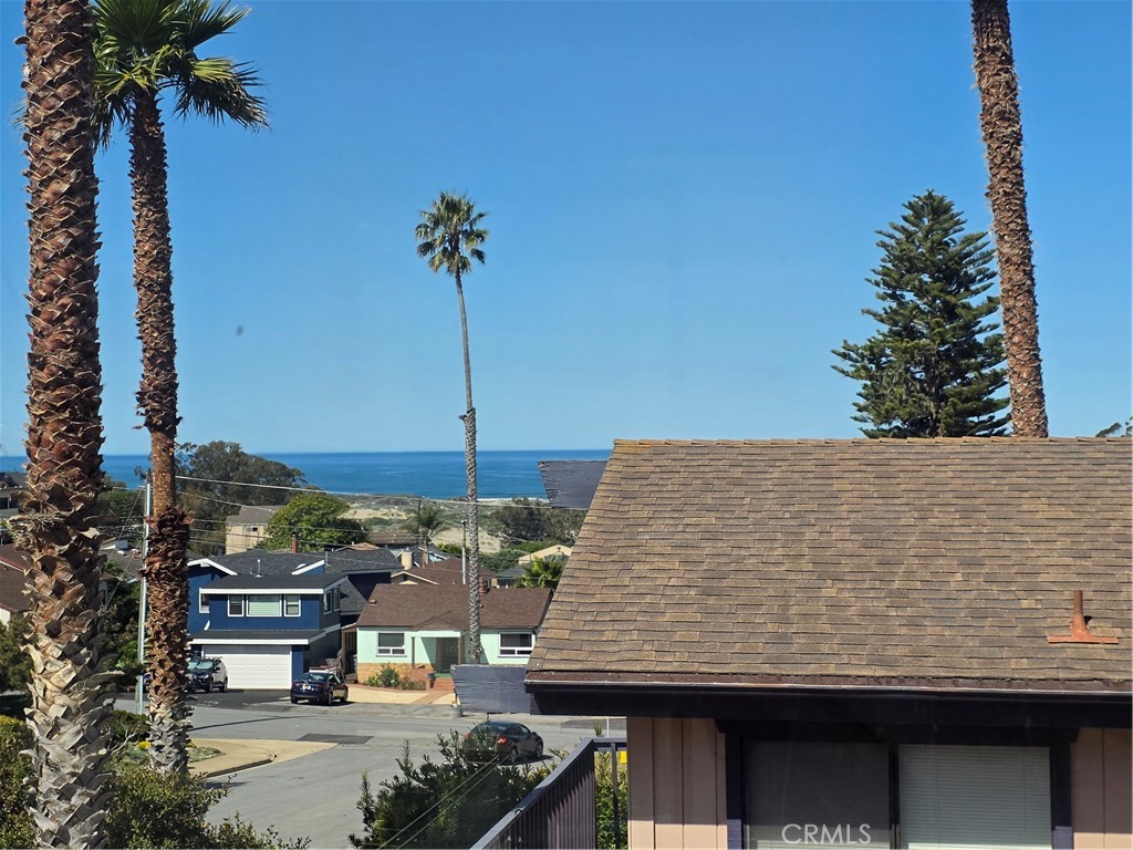 https://media.crmls.org/medias/8ef8c04c-3b5a-4df5-b372-e7b60a7e2816.jpg?preset=X-Large