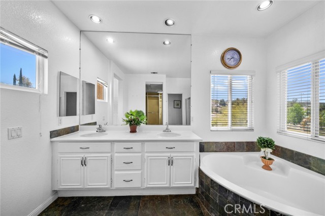 Detail Gallery Image 38 of 65 For 29 Villa Roma, Lake Elsinore,  CA 92532 - 4 Beds | 2/1 Baths