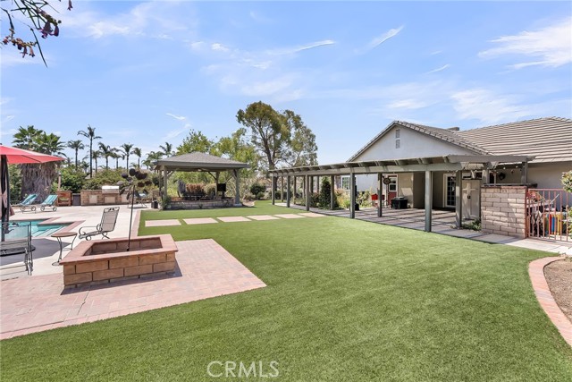 15725 Terraceview Court, Riverside CA: https://media.crmls.org/medias/8ef9ead9-63a7-4ac6-bce6-c09b6d0f48fc.jpg