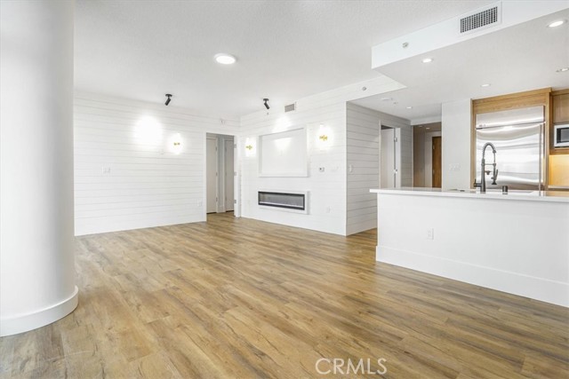 3131 Michelson Drive, Irvine CA: https://media.crmls.org/medias/8efa43a9-1db4-4c5b-9a24-ac4c89a82e4e.jpg