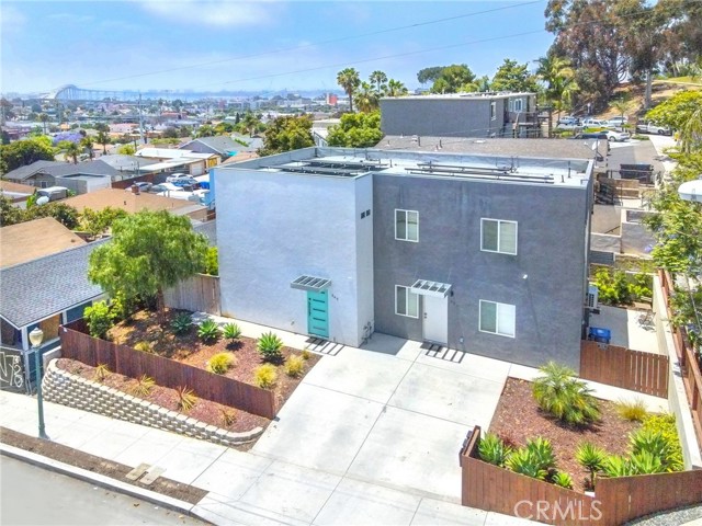 348 & 350 27th Street, San Diego CA: https://media.crmls.org/medias/8efa5ddd-ed88-4ec7-a1bb-ef1d09e9ae5b.jpg