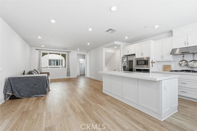 Detail Gallery Image 7 of 39 For 2750 W 182nd #129,  Torrance,  CA 90504 - 3 Beds | 3 Baths