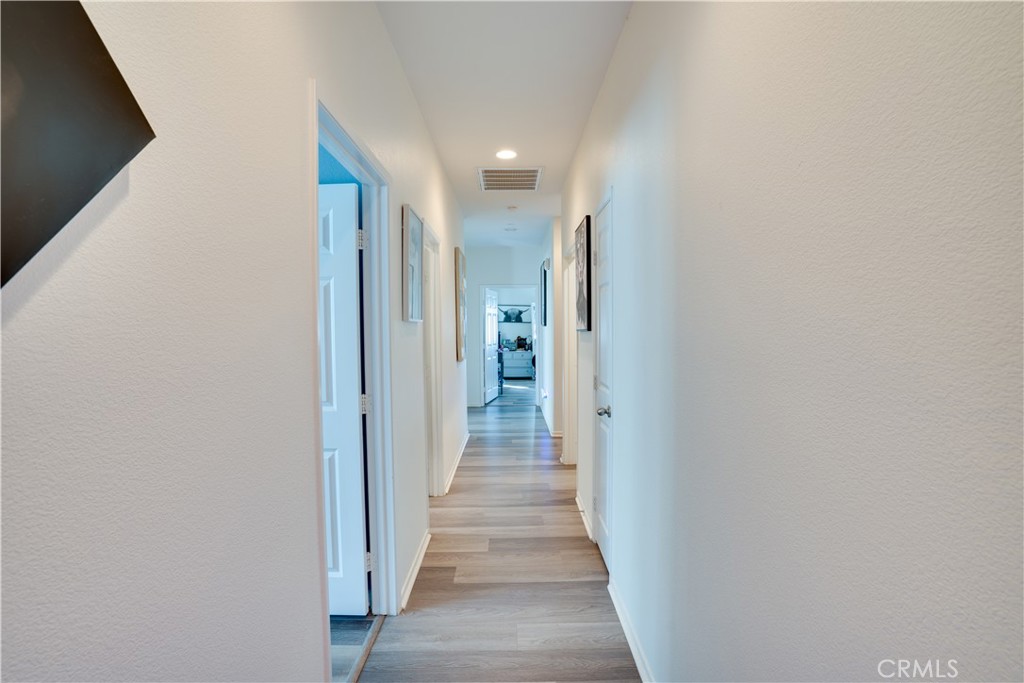 https://media.crmls.org/medias/8efaabd9-c01b-4448-9d6b-ae6f7aa9a9e4.jpg?preset=X-Large