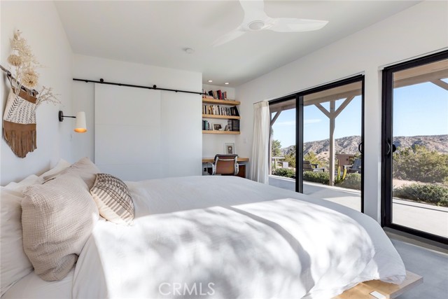 48575 Paradise Avenue, Morongo Valley CA: https://media.crmls.org/medias/8efb867b-8640-4e84-aaa7-495086106ebc.jpg