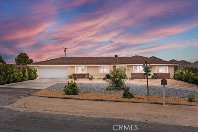 Detail Gallery Image 1 of 1 For 18723 Munsee Rd, Apple Valley,  CA 92307 - 3 Beds | 2 Baths