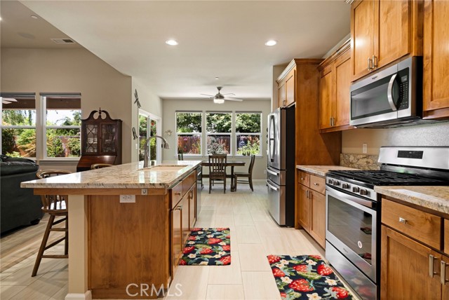 10 Harmony Park Circle, Chico CA: https://media.crmls.org/medias/8efbacb6-cdd7-4304-9ce2-4b62a8b7014f.jpg