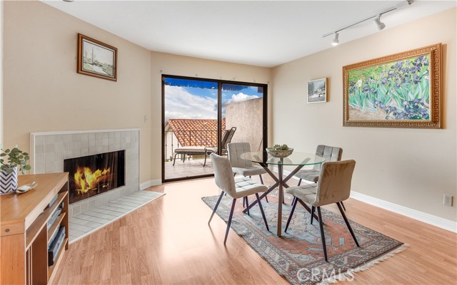 Family room or eating area off kitchen