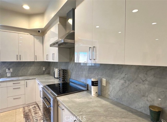 Detail Gallery Image 11 of 73 For 646 S Courson Dr, Anaheim,  CA 92804 - 6 Beds | 5 Baths