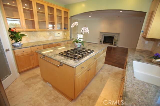 215 Irena Avenue, Redondo Beach, California 90277, 4 Bedrooms Bedrooms, ,3 BathroomsBathrooms,Residential,Sold,Irena,S11023009