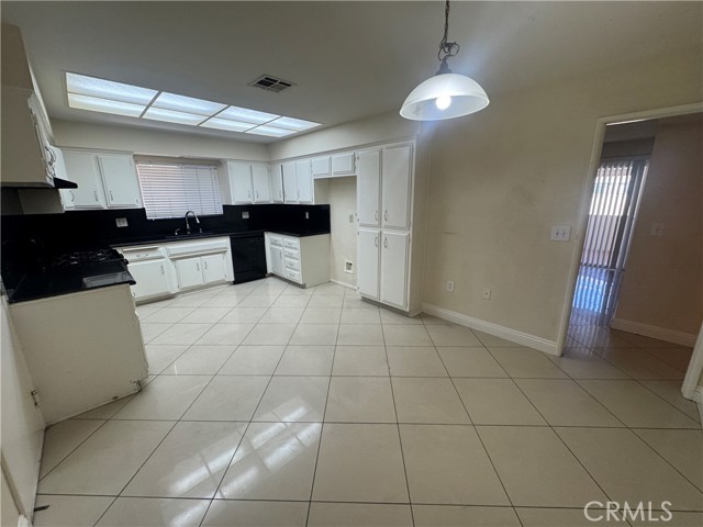 873 Kristin Lane, Hemet CA: https://media.crmls.org/medias/8eff536e-6ddf-4fe7-aecf-0f04f86aed69.jpg