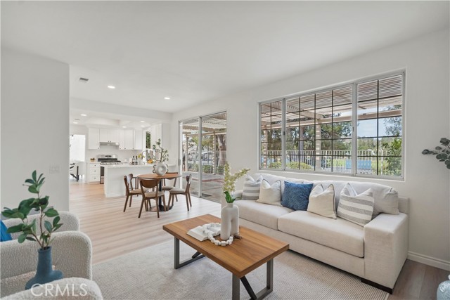 Detail Gallery Image 19 of 54 For 256 N Hickory Branch Ln, Orange,  CA 92869 - 4 Beds | 2/1 Baths