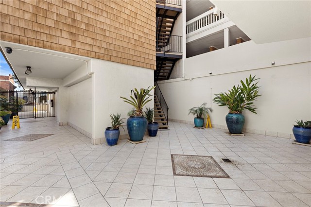Detail Gallery Image 25 of 36 For 600 E Oceanfront 1a,  Newport Beach,  CA 92661 - 3 Beds | 2 Baths