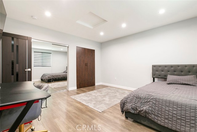 17800 Raymer Street, Sherwood Forest CA: https://media.crmls.org/medias/8f00a093-83ba-479b-baf7-5965e6f7b982.jpg