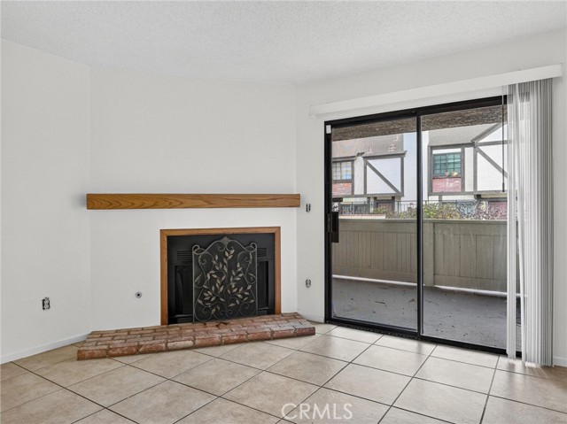 Detail Gallery Image 8 of 29 For 1419 W 179th #9,  Gardena,  CA 90248 - 2 Beds | 2 Baths