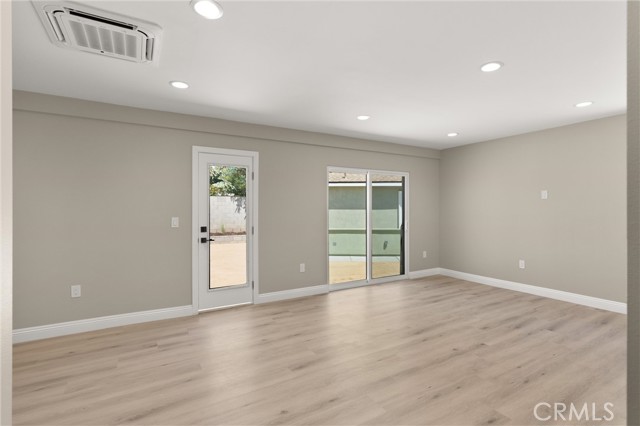 1401 Highland Street, Santa Ana CA: https://media.crmls.org/medias/8f015cb4-201d-4e89-bd5c-ad5f48fb1d26.jpg