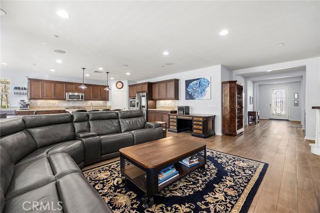 Detail Gallery Image 8 of 52 For 26261 Santiago Canyon, Corona,  CA 92883 - 5 Beds | 4/1 Baths