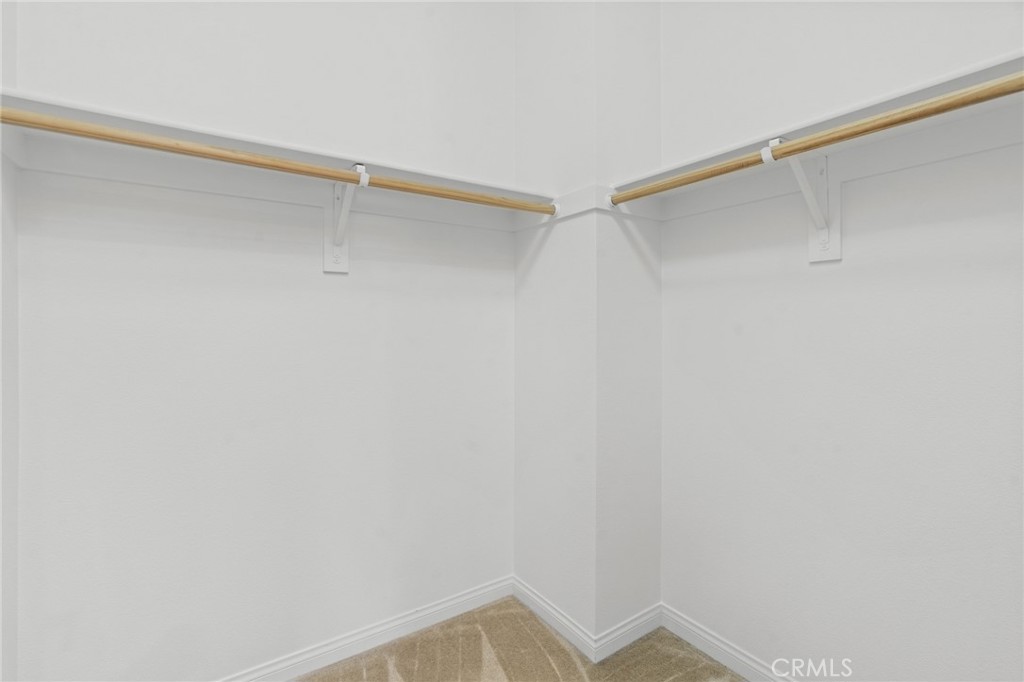 https://media.crmls.org/medias/8f029bd8-7bed-45c6-b4fb-f50cadc6ba6c.jpg?preset=X-Large