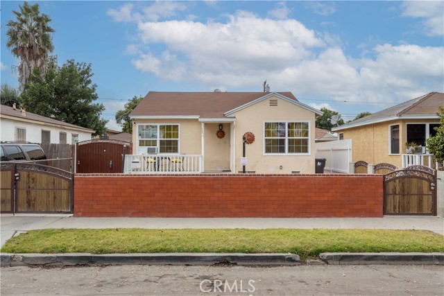 Detail Gallery Image 1 of 39 For 5835 Gardenia Ave, Long Beach,  CA 90805 - 4 Beds | 3 Baths