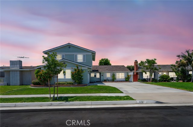 15291 Newcastle Lane, Huntington Beach CA: https://media.crmls.org/medias/8f031778-9806-4076-b4ed-ec3ef4d04a18.jpg