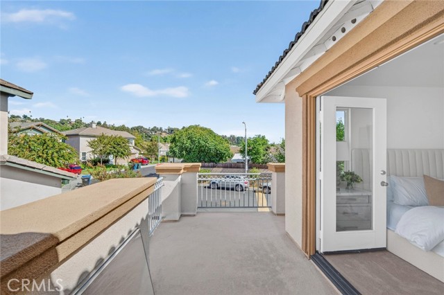 1324 Estel photo 43