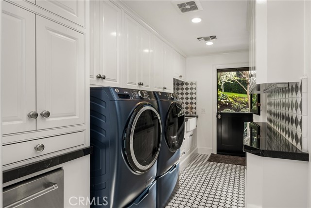 Detail Gallery Image 27 of 34 For 9821 Brentwood Dr, North Tustin,  CA 92705 - 3 Beds | 3/1 Baths