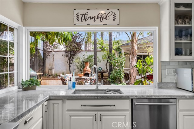 Detail Gallery Image 10 of 38 For 1351 Dr. Kirkwood, Corona,  CA 92882 - 4 Beds | 3 Baths