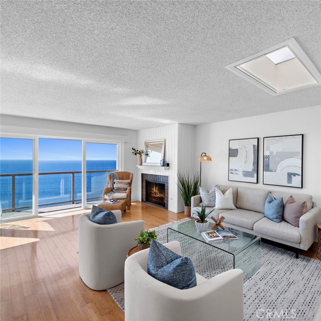 259 Avenida Lobeiro, San Clemente CA: https://media.crmls.org/medias/8f041ca8-52df-40d0-86d1-dd4fe044509a.jpg
