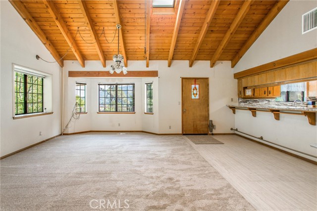 Detail Gallery Image 12 of 53 For 963 Jungfrau Dr, Crestline,  CA 92325 - 3 Beds | 3/1 Baths