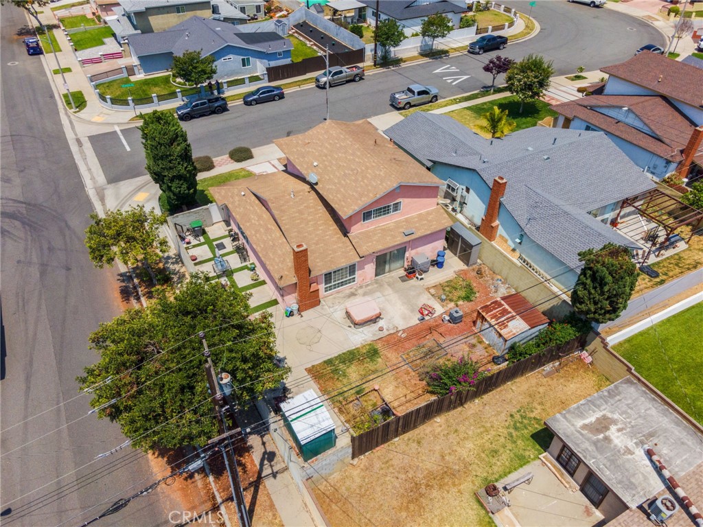 https://media.crmls.org/medias/8f04738b-c38c-4bc2-b9a8-55c52af66b42.jpg?preset=X-Large