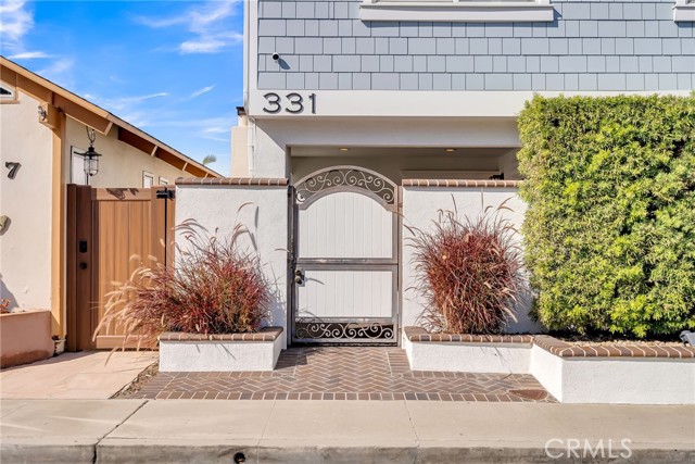 Detail Gallery Image 37 of 54 For 331 Walnut St, Newport Beach,  CA 92663 - 5 Beds | 5/1 Baths