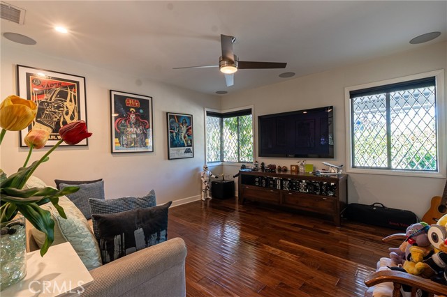 Detail Gallery Image 29 of 36 For 17928 Sunburst St, –,  CA 91325 - 3 Beds | 3 Baths