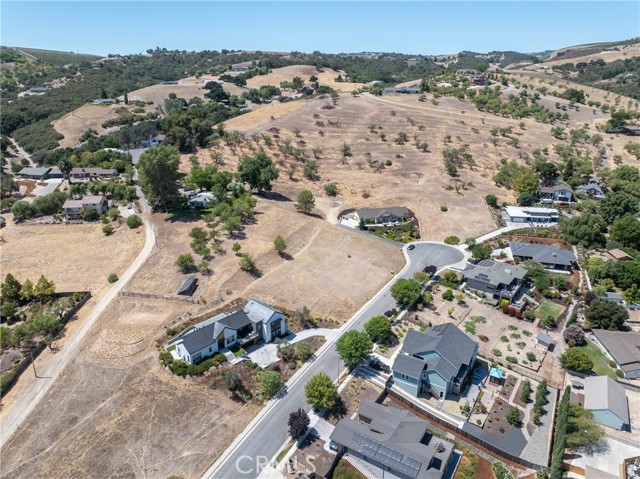 Detail Gallery Image 13 of 16 For 308 Maplewood Ct, Paso Robles,  CA 93446 - – Beds | – Baths