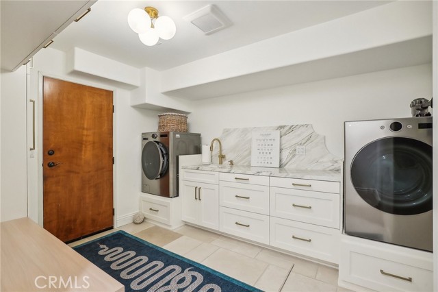 1619 Artesia Boulevard, Manhattan Beach, California 90266, 3 Bedrooms Bedrooms, ,2 BathroomsBathrooms,Residential,Sold,Artesia,SB24123210