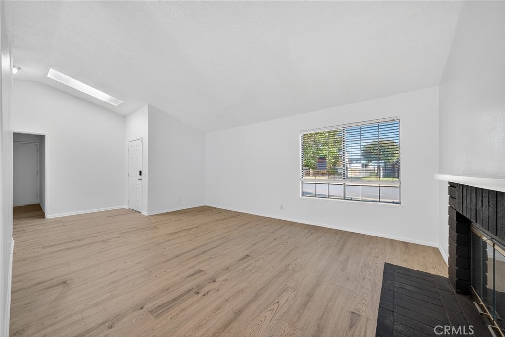 MLS #OC25244729 image #20