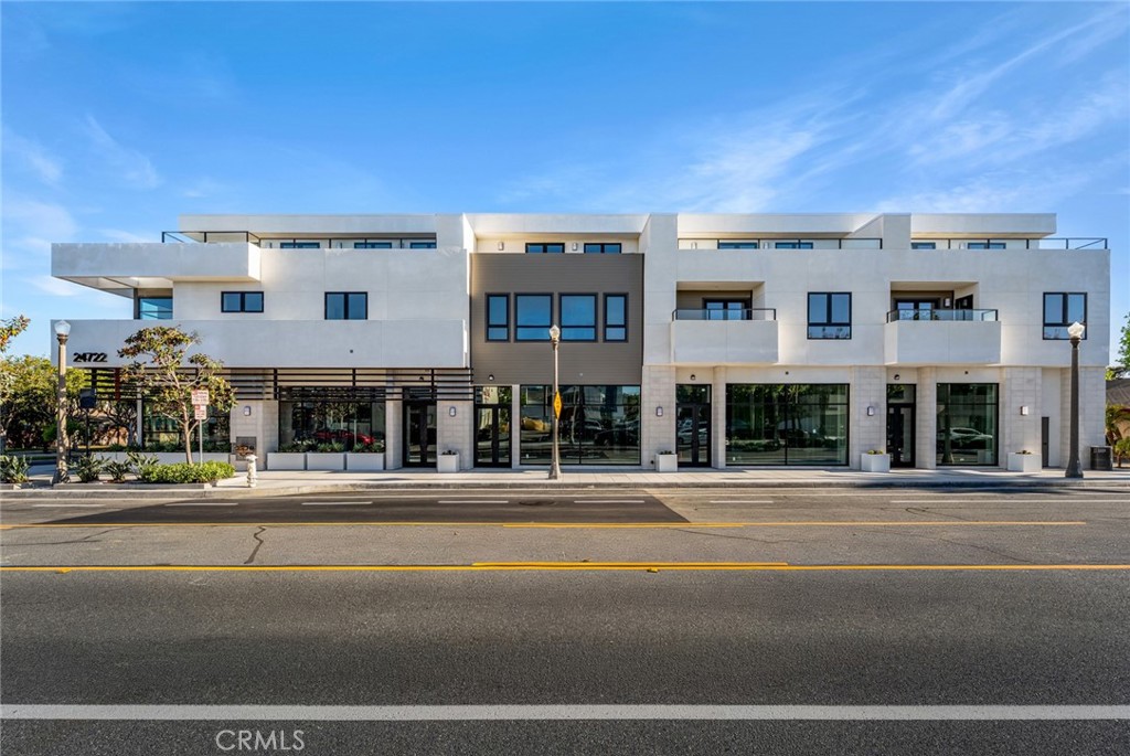 24722 Del Prado #404