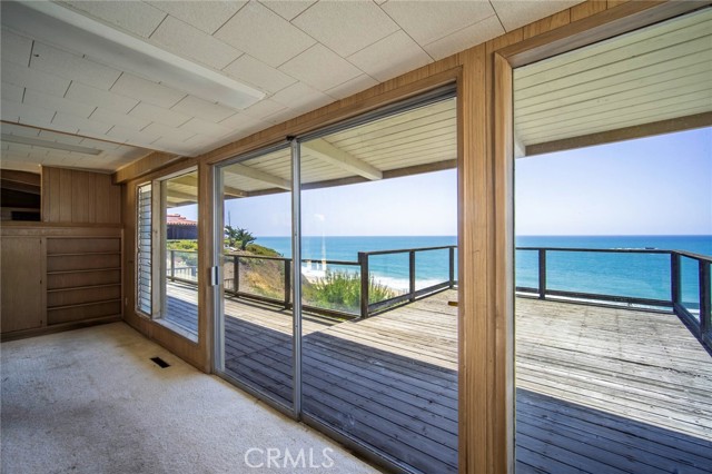2018 Calle De Los Alamos, San Clemente CA: https://media.crmls.org/medias/8f089550-ca4c-4d92-961b-196e801a26c4.jpg