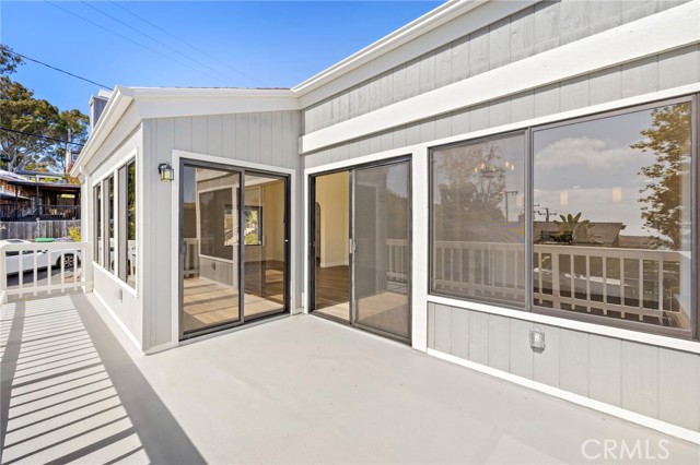 21542 Anns Lane, Laguna Beach CA: https://media.crmls.org/medias/8f08d1c7-3d9e-4ef4-b7d0-320c955bffc7.jpg
