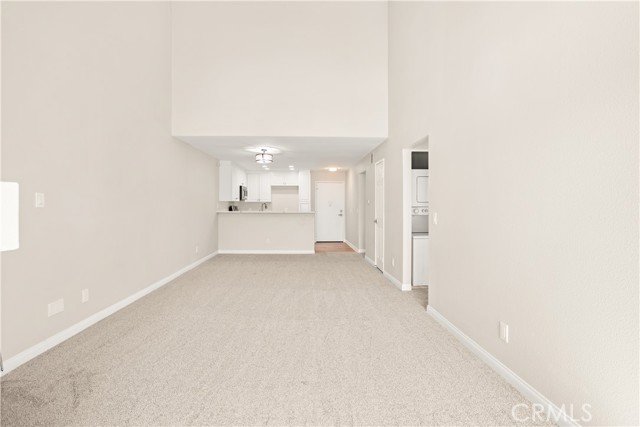 Detail Gallery Image 6 of 24 For 5530 Owensmouth Ave #325,  Woodland Hills,  CA 91367 - 2 Beds | 2 Baths