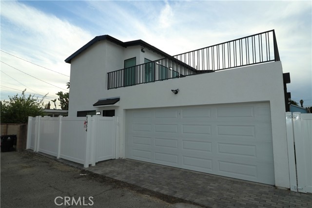 Detail Gallery Image 1 of 8 For 7454 N Loma Verde Ave, Canoga Park,  CA 91303 - 3 Beds | 2 Baths