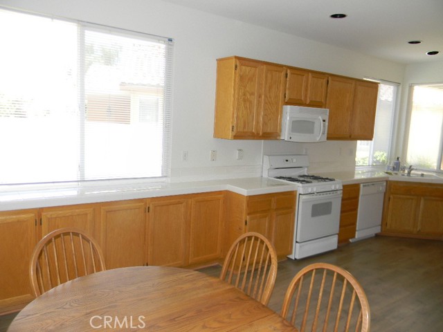 613 Big Spring Drive, Banning CA: https://media.crmls.org/medias/8f0957d2-751a-42e8-83d6-032ed6ce418a.jpg