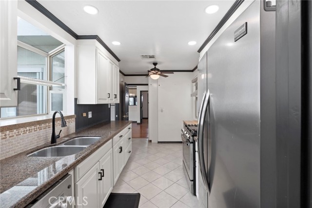 Detail Gallery Image 10 of 40 For 6417 Graves, Lake Balboa,  CA 91406 - 3 Beds | 2 Baths