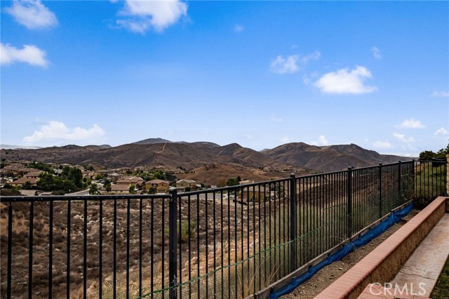 16219 Skyridge Drive, Riverside CA: https://media.crmls.org/medias/8f0a6d97-9052-4db6-bc7b-0a9f07b3b931.jpg