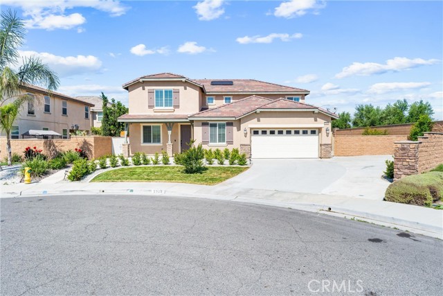Detail Gallery Image 2 of 42 For 5305 Fulmer Ct, Jurupa Valley,  CA 91752 - 5 Beds | 4/1 Baths